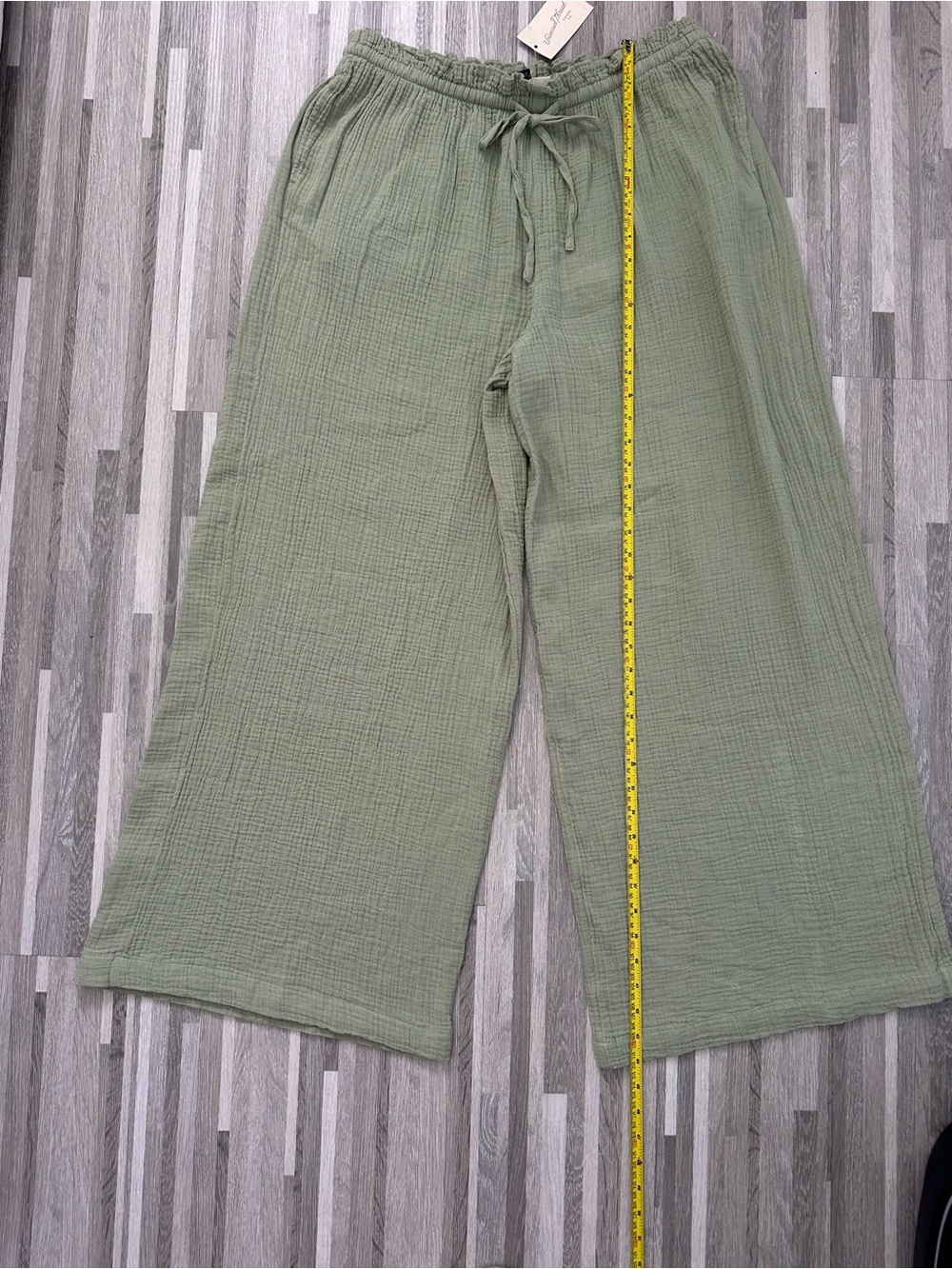 Universal Thread Women's Wide-Leg Cotton Gauze Pants – Size XL, Light Green - Picture 3 of 11